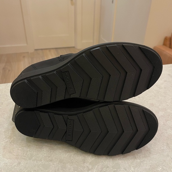 SOREL Evie II Zip Waterproof Ankle Boot (Women) In Black Size 7.5 - Picture 12 of 14